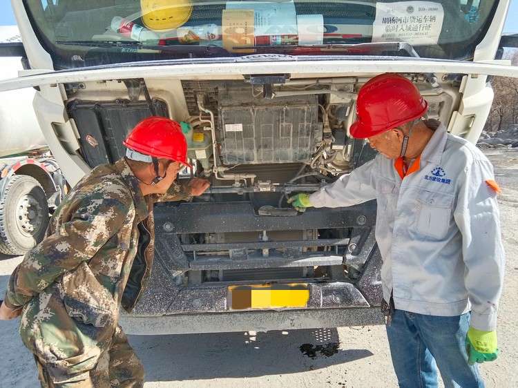 16833059647065.jpg 0414+廣合公司開(kāi)展車(chē)輛安全專(zhuān)項大檢查_(kāi)副本.jpg