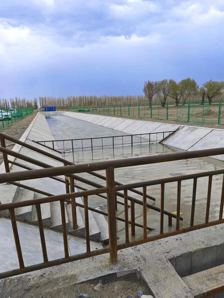 16833060661049.jpg 123團高標準農田通水了1_副本.jpg